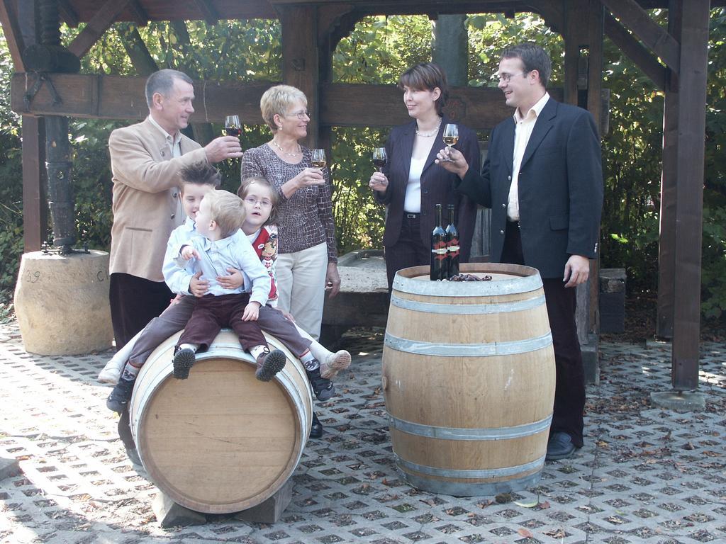 Weingut Seck Hotel Dolgesheim Exterior foto